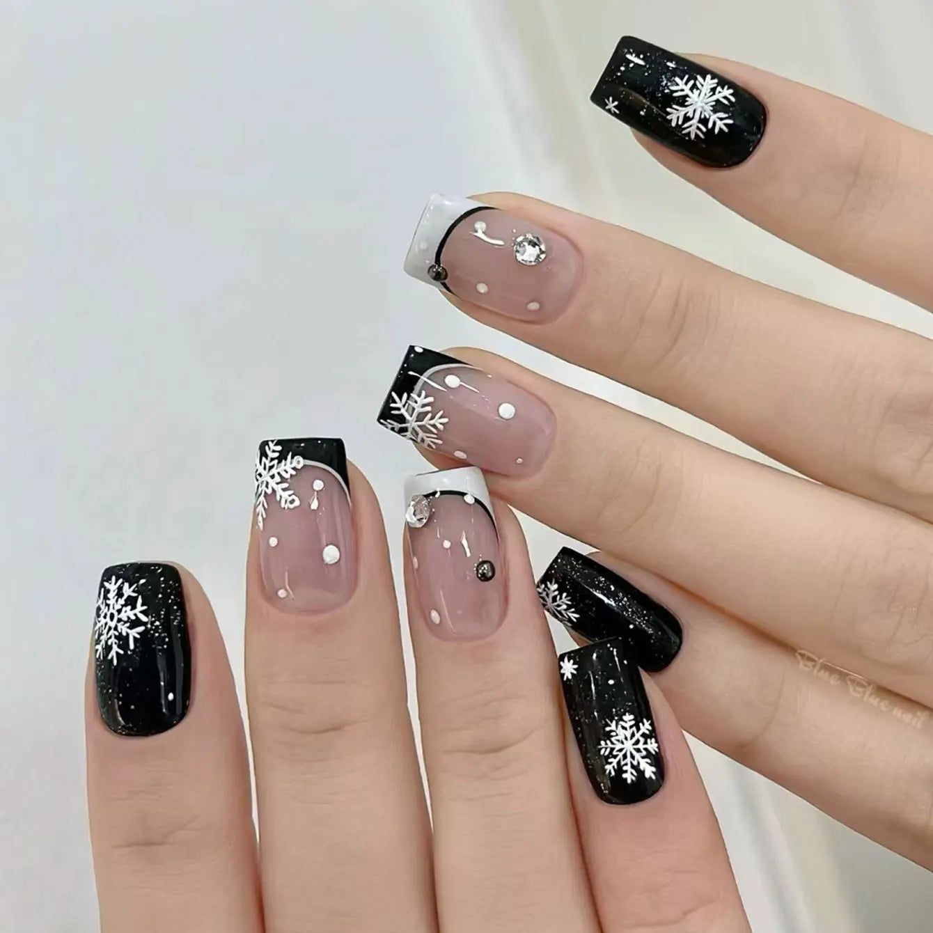 Festive Fantasy Nails™