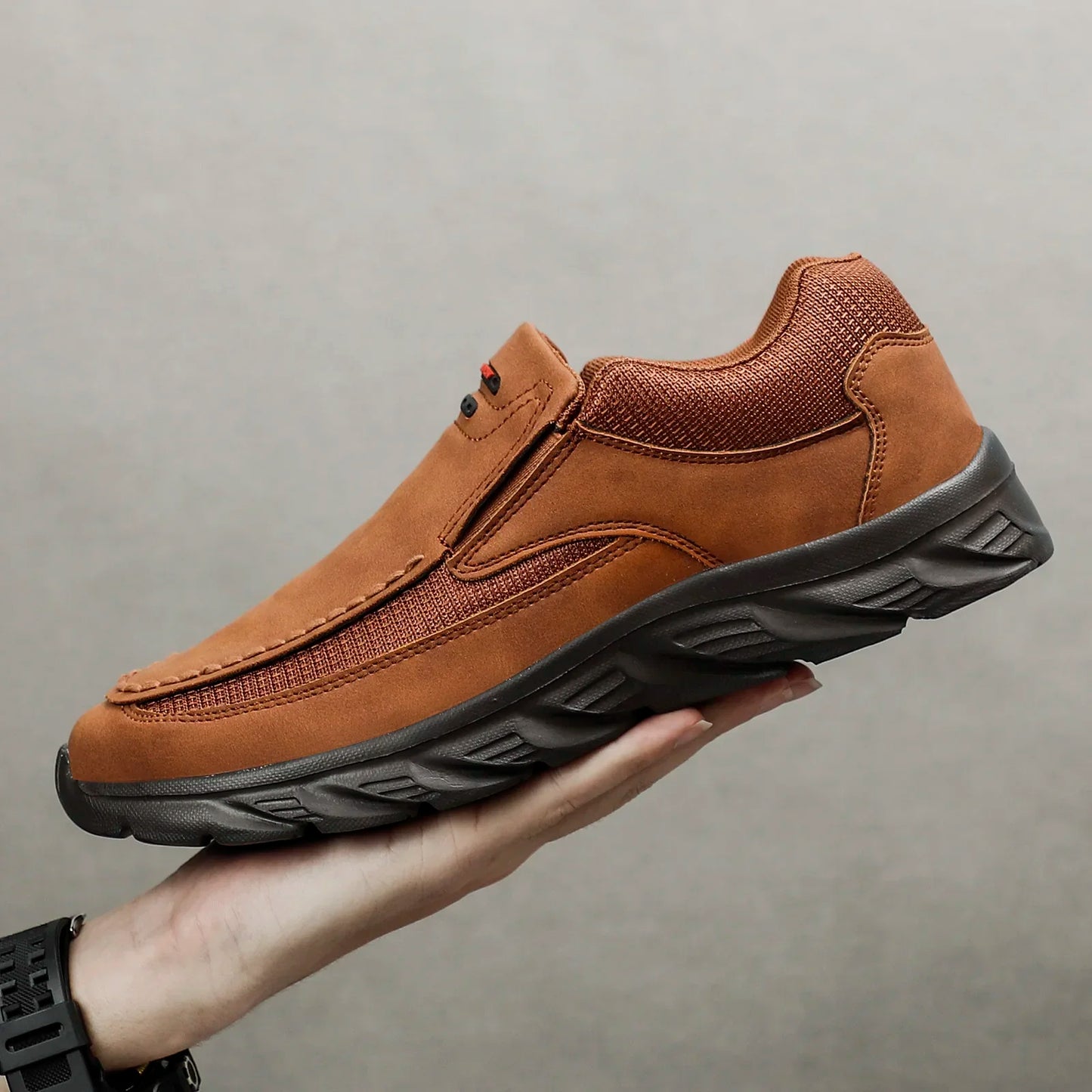 Walking Shoes for Men Loafers Sneakers New Fashion Handmade Retro Leisure Loafers Shoes Zapatos Casuales Hombres Men Shoes